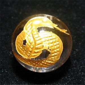 今年の干支、縁起物ヘビ革のブレスレット 今年の干支、縁起物ヘビ革のブレスレット （水晶干支彫刻ビーズ