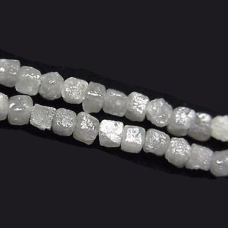 グレーダイヤモンド  キューブカット2-2.5X2-2.5mm 天然ダイヤ 【1個】 《意志を強固にする石》