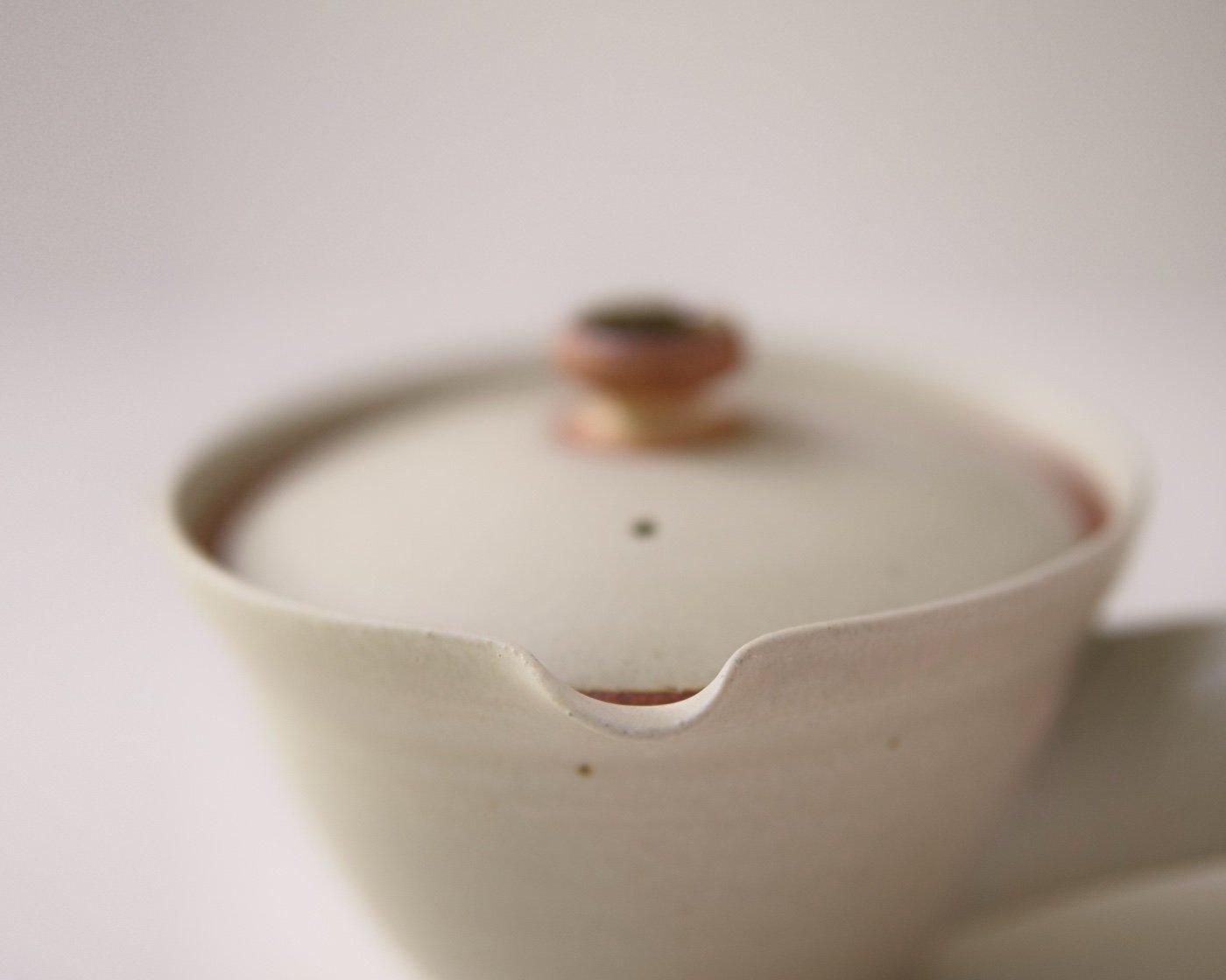 茶壺急須と茶杯2コ×花形ダブル皿のハォツゥ茶組