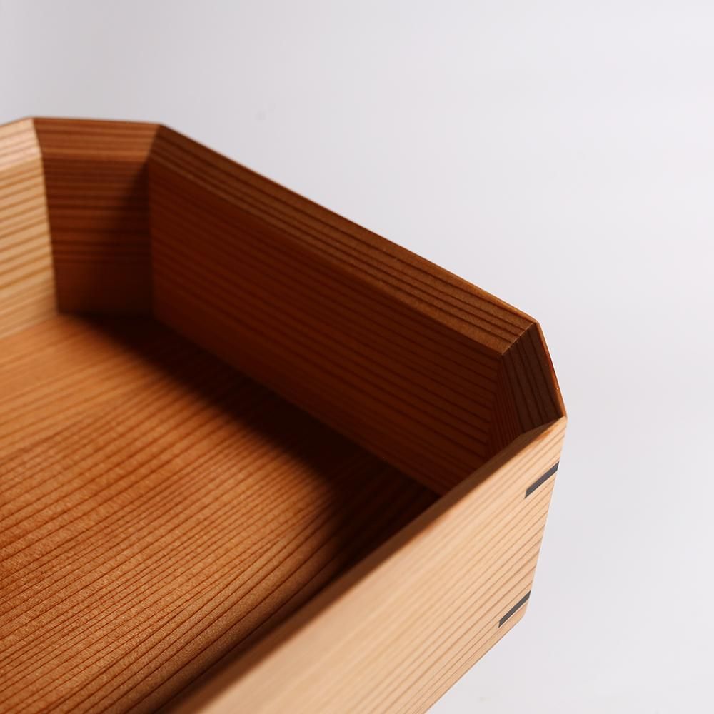 酒井 航（DOUBLE＝DOUBLE FURNITURE）_ 杉隅切弁当箱 大 - NODE