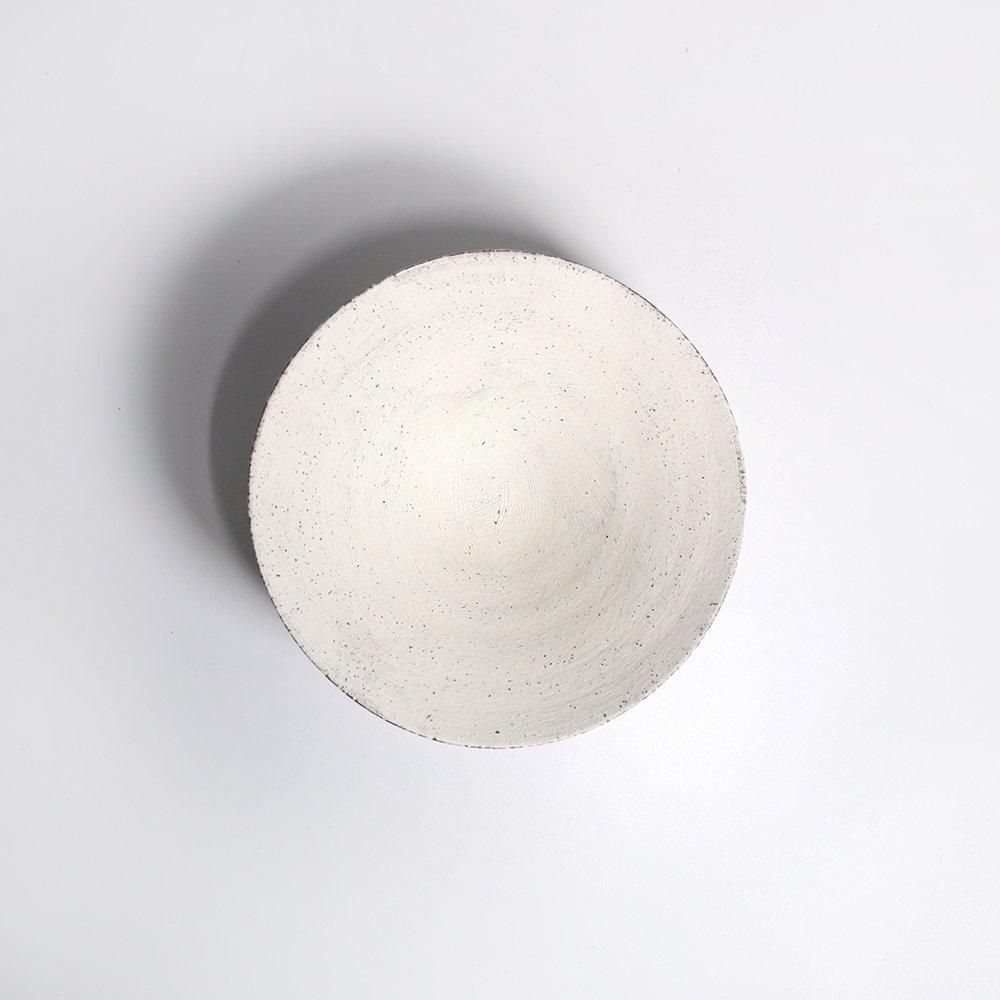 二階堂 明弘 _ 焼締め 三角鉢（白） - NODE