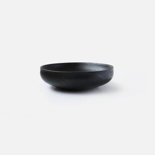 吉田欣司 厚皿 黒 | うつわ屋まほろ Online Shop