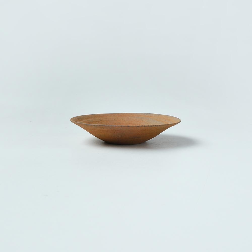 二階堂明弘　焼締リム皿 二階堂 明弘 _ 焼締め リム皿・中（赤） - NODE