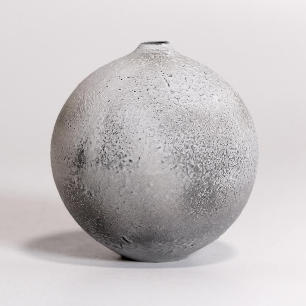 大和田 友香｜一輪挿し（炭化） - NODE