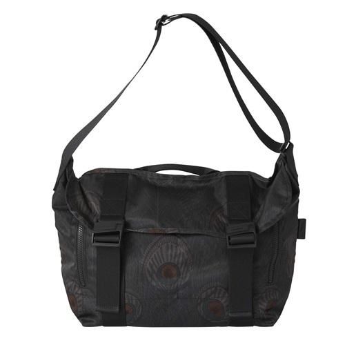 F036-MGABARDINE MESSENGER BAG(M)BLACK - amiacalva