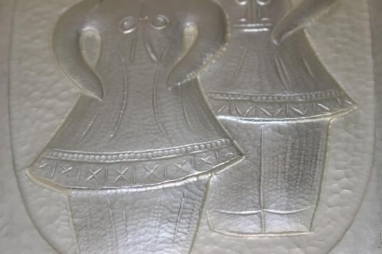 E-142人間国宝 金森映井智 彫金額「埴輪」 - 石川県金沢の骨董品のお店