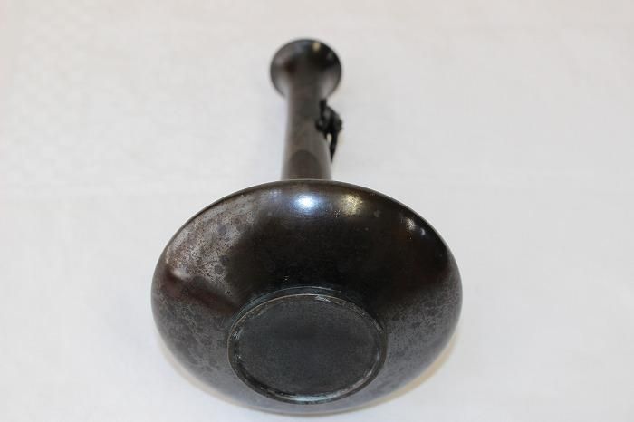 D-348高岡銅器 鋳銅蛙文一輪挿 無銘品 - 石川県金沢の骨董品のお