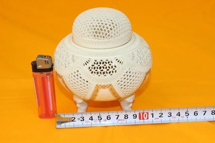 I-523薩摩焼白透彫香炉 薩摩焼宗家14代沈寿管作 - 石川県金沢の骨董