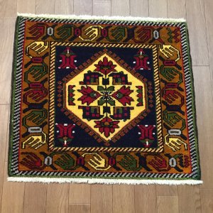 手織りトルコ絨毯<br>約67×59cm
