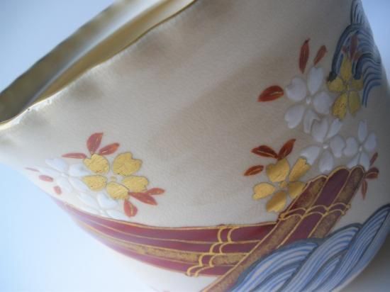 F938 九谷焼 倣 仁清 手桶形花瓶 関山 共箱 水指 色絵 花入 茶道具 F938 九谷焼 倣 仁清 手桶形花瓶 関山 共箱 水指 色絵 花入 茶道具