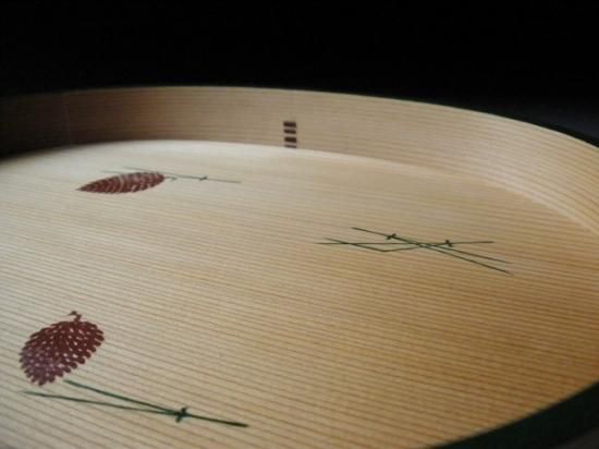 松葉絵 曲菓子盆 (共箱)二代 橋村萬象 - 茶道具販売 栗林園 松葉絵 曲菓子盆 (共箱)二代 橋村萬象 - 茶道具販売 栗林園