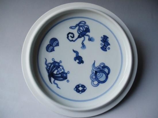而妙斎御家元箱 祥瑞写 瓢形水指 (共箱)三代 紫翠窯 西村徳泉 而妙斎御家元箱 祥瑞写 瓢形水指 (共箱)三代 紫翠窯 西村徳泉