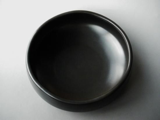 雲華焼黒陶灰器 風炉用 (共箱)蒲池窯 伊東征隆 - 茶道具販売 栗林園 雲華焼黒陶灰器 風炉用 (共箱)蒲池窯 伊東征隆 - 茶道具販売 栗林園
