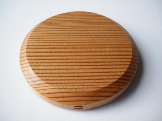 菊置上 木地曲香合 (共箱)初代 橋村萬象 - 茶道具販売 栗林園 菊置上 木地曲香合 (共箱)初代 橋村萬象 - 茶道具販売 栗林園