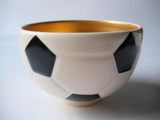 b592【新品・未使用】茶碗 サッカーボール 内黒 中村良二 木箱 茶道具 サッカーボール茶碗 (共箱)中村良二 - 茶道具販売 栗林園