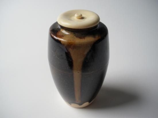 膳所焼 槍鞘写 茶入 (共箱)陽炎園 岩崎新定 - 茶道具販売 栗林園 膳所焼 槍鞘写 茶入 (共箱)陽炎園 岩崎新定 - 茶道具販売 栗林園