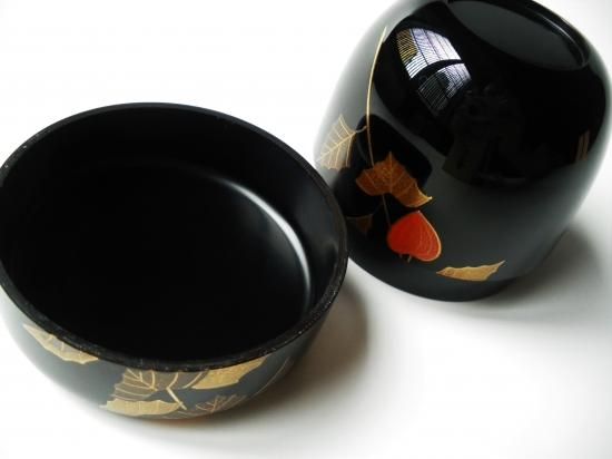 酸漿蒔絵中棗 (共箱)池端治峰 - 茶道具販売 栗林園 酸漿蒔絵中棗 (共箱)池端治峰 - 茶道具販売 栗林園