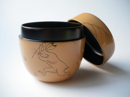 白漆 高山寺兎蒔絵中棗 (紙箱) - 茶道具販売 栗林園 白漆 高山寺兎蒔絵中棗 (紙箱) - 茶道具販売 栗林園