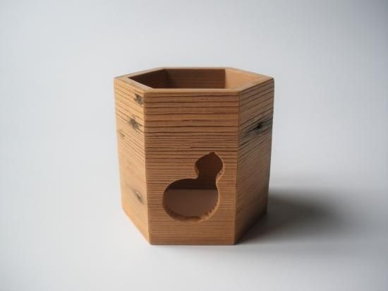 妙喜庵古材 瓢透し六角蓋置 (共箱) - 茶道具販売 栗林園