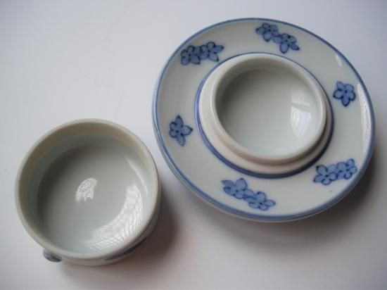 染付 引臼香合 (共箱)高野昭阿弥 - 茶道具販売 栗林園