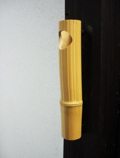 シボ竹 円窓切尺八花入 (化粧箱)宮下竹憲 - 茶道具販売 栗林園