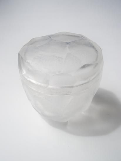 ガラス棗 氷点 (共箱)新倉晴比古 - 茶道具販売 栗林園 ガラス棗 氷点 (共箱)新倉晴比古 - 茶道具販売 栗林園