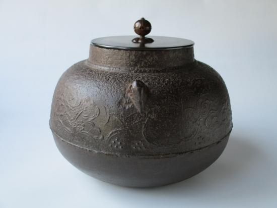 天猫 甑口釜 雲龍地紋 (極箱) 大西浄心極 - 茶道具販売 栗林園 天猫 甑口釜 雲龍地紋 (極箱) 大西浄心極 - 茶道具販売 栗林園
