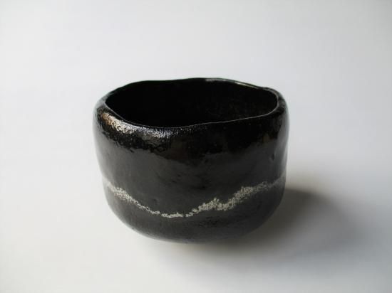 妙喜庵 武田士延手作り 黒楽茶碗 銘 「白雲」 (共箱) - 茶道具 妙喜庵 武田士延手作り 黒楽茶碗 銘 「白雲」 (共箱) - 茶道具