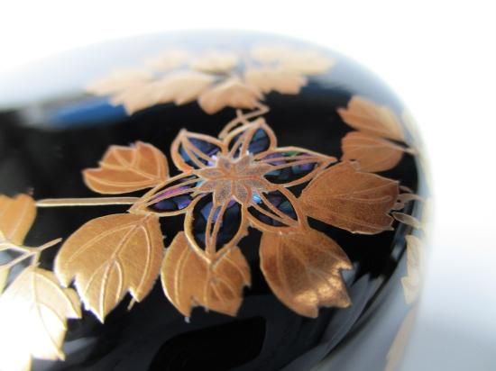 鉄仙蒔絵大棗 (共箱)白井隆斎 - 茶道具販売 栗林園 鉄仙蒔絵大棗 (共箱)白井隆斎 - 茶道具販売 栗林園