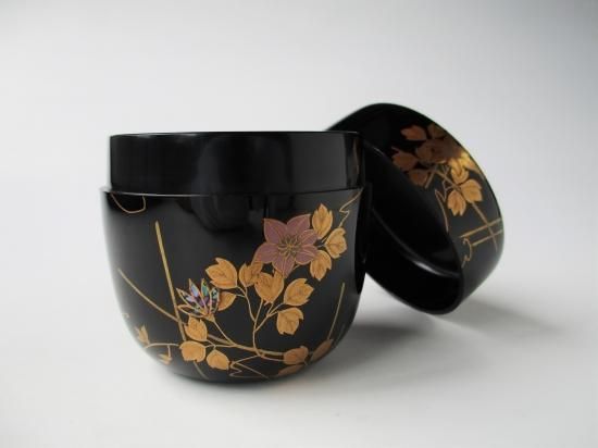 鉄仙蒔絵大棗 (共箱)白井隆斎 - 茶道具販売 栗林園 鉄仙蒔絵大棗 (共箱)白井隆斎 - 茶道具販売 栗林園