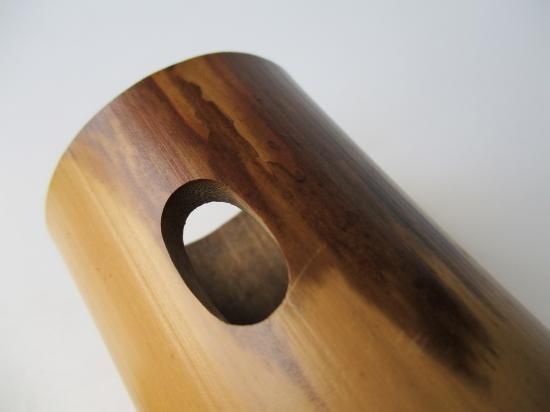 未使用 華道具 宗竹作 煤竹尺八花入 竹おとし 现宝林寺 福本積應書銘: 喫茶去 宝林寺 福本積應竹尺八花入 銘 松濤 (共箱)宗竹 - 茶道具販売 栗林園