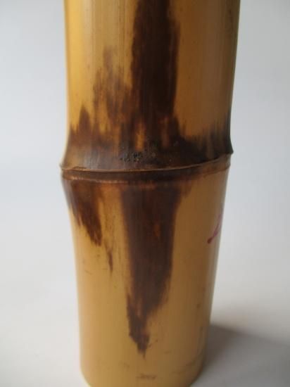 未使用 華道具 宗竹作 煤竹尺八花入 竹おとし 现宝林寺 福本積應書銘: 喫茶去 未使用 華道具 宗竹作 煤竹尺八花入 竹おとし 现宝