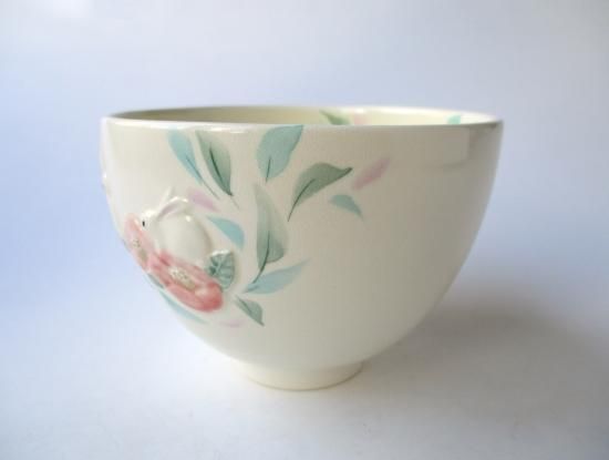 浮彫 椿に兎茶碗 (共箱)今岡三四郎 - 茶道具販売 栗林園