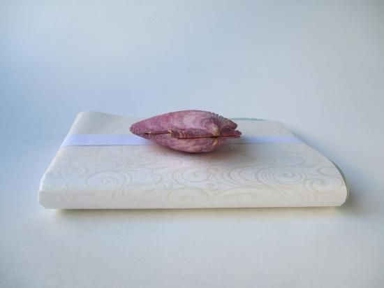 金箔押 桧扇貝香合 (共箱)五代 川端近左 - 茶道具販売 栗林園 金箔押 桧扇貝香合 (共箱)五代 川端近左 - 茶道具販売 栗林園