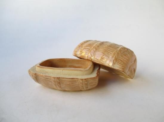 萩焼 俵香合 (共箱)十二代 田原陶兵衛 - 茶道具販売 栗林園 萩焼 俵香合 (共箱)十二代 田原陶兵衛 - 茶道具販売 栗林園