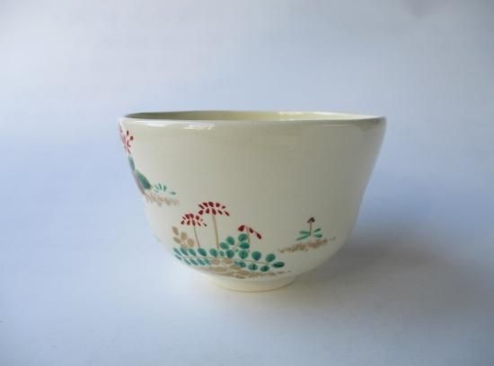 南口閑粋　色絵春草　茶碗　茶道具 色絵 春草茶碗 (共箱)南口閑粋 - 茶道具販売 栗林園
