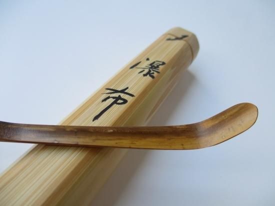 梅の花の手浮彫り茶則 茶杓 新品未使用 茶道具 茶杓【梅と鶯】 | metal smith Yukari Ohara