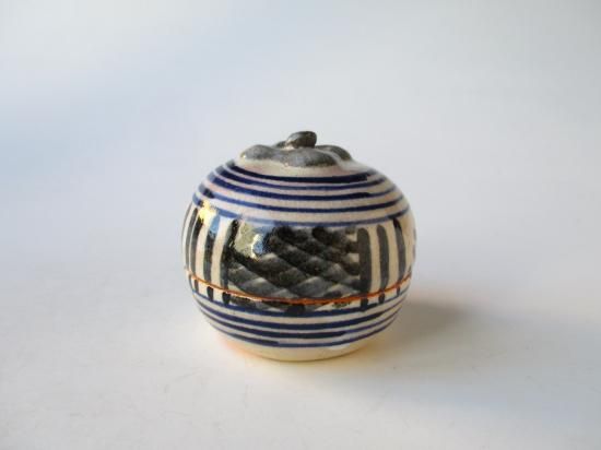 送料込【逢絢亭】茶道具 香合 萩焼 柿香合 １２代 田原陶兵衛 共箱入り Amazon｜【逢絢亭 中古品】茶道具 香合 萩焼 柿香合 12代 田原