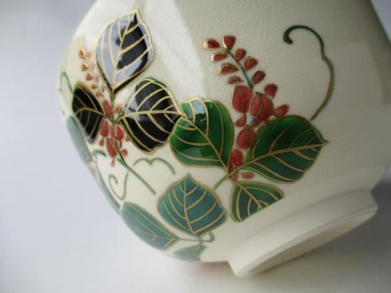 色絵 葛茶碗 (共箱)福本未来 - 茶道具販売 栗林園 色絵 葛茶碗 (共箱)福本未来 - 茶道具販売 栗林園