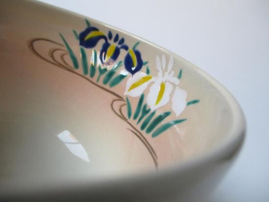 加藤永山　色絵　茶碗　八つ橋に菖蒲 茶道具 茶碗 茶碗 色絵 八つ橋に菖蒲 加藤永山 桐箱 : 新古