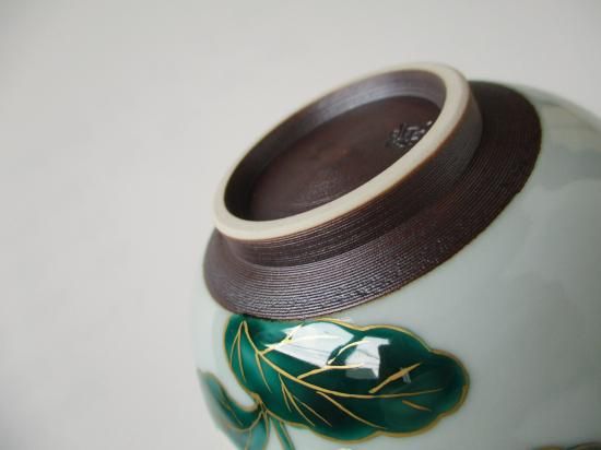 青磁釉 白菊絵茶碗 (共箱)今岡都 - 茶道具販売 栗林園