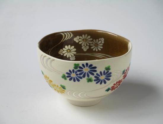 掛分色絵 流水に菊茶碗 (共箱)新井京華 - 茶道具販売 栗林園