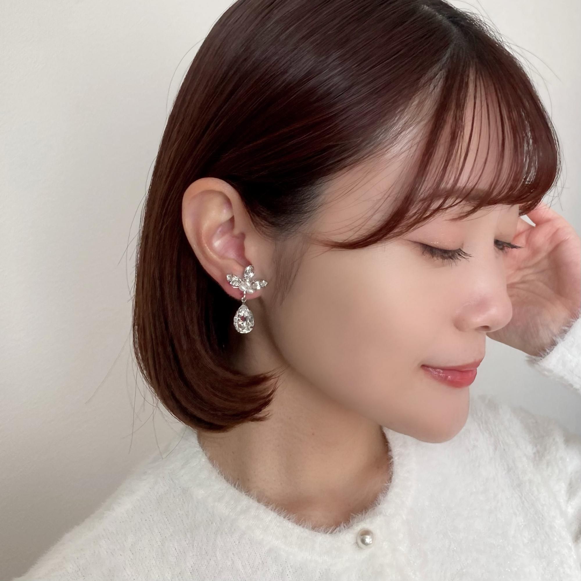 Elizabeth bower イヤリングlily drop