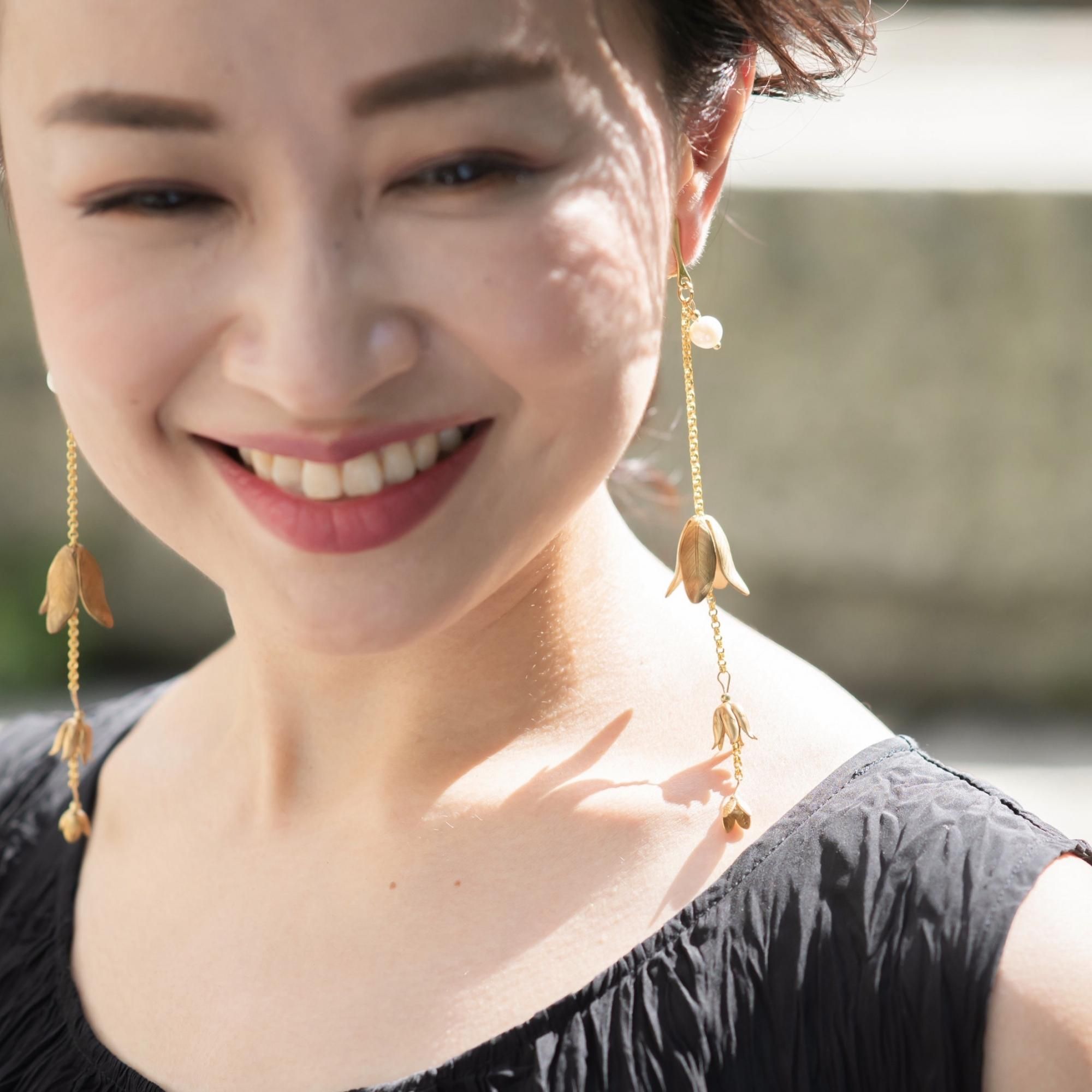 Naiad Brass Flowerイヤリング・ピアス【DECOLOVE】
