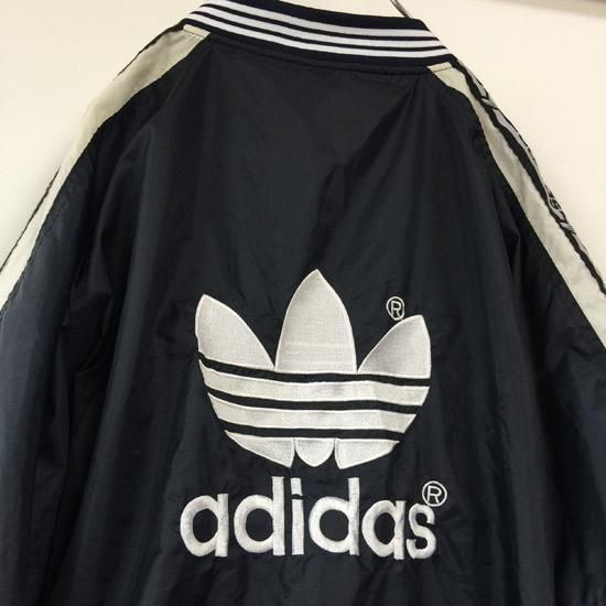 adidas ナイロンプルオーバー BIGトレフォイル刺繍 紺×白 adidas ナイロンプルオーバー BIGトレフォイル刺繍 紺×白