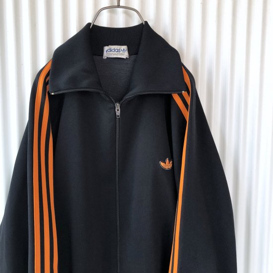 adidas トラックジャケット 黒×オレンジ