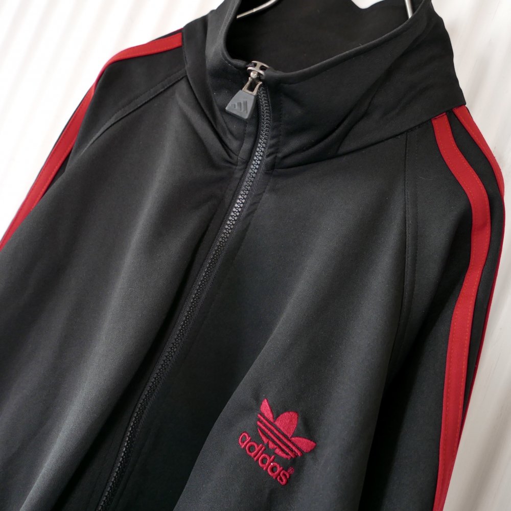 adidas トレフォイル刺繍3ライントラックジャケット/黒赤-古着屋マッシュ