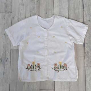 ボタニカルフラワー刺繍ナチュラルコットンシャツ