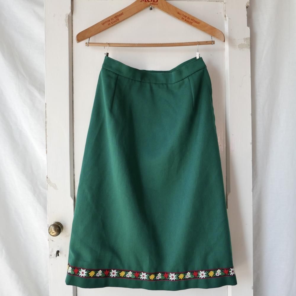 サリースカート　チロリアン　刺繍　の　スカート 70's vintage チロリアン 刺繍風プリント ロングスカート