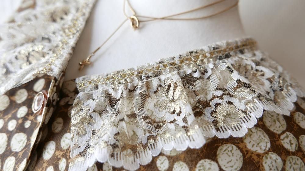 ピンクハウス ゴージャスな薔薇刺繍レースのオーバーブラウス